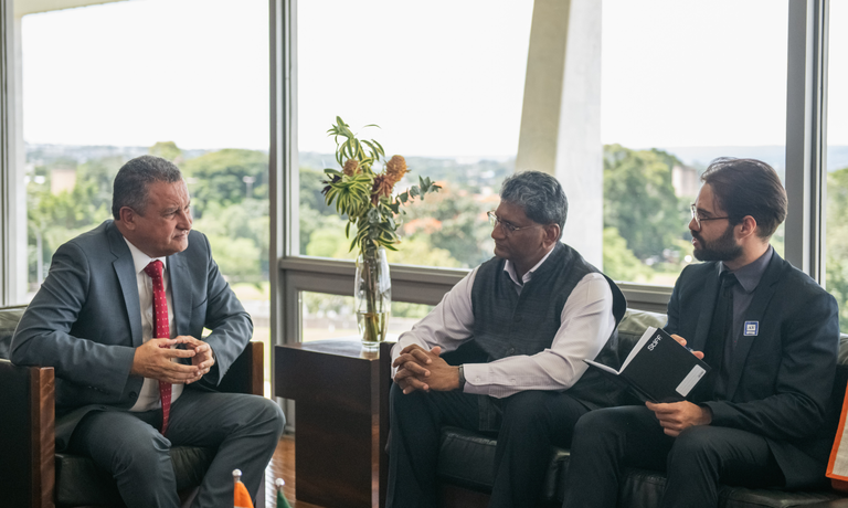 Setor ferroviário é pautado em encontro entre ministro Rui Costa e embaixador da Índia