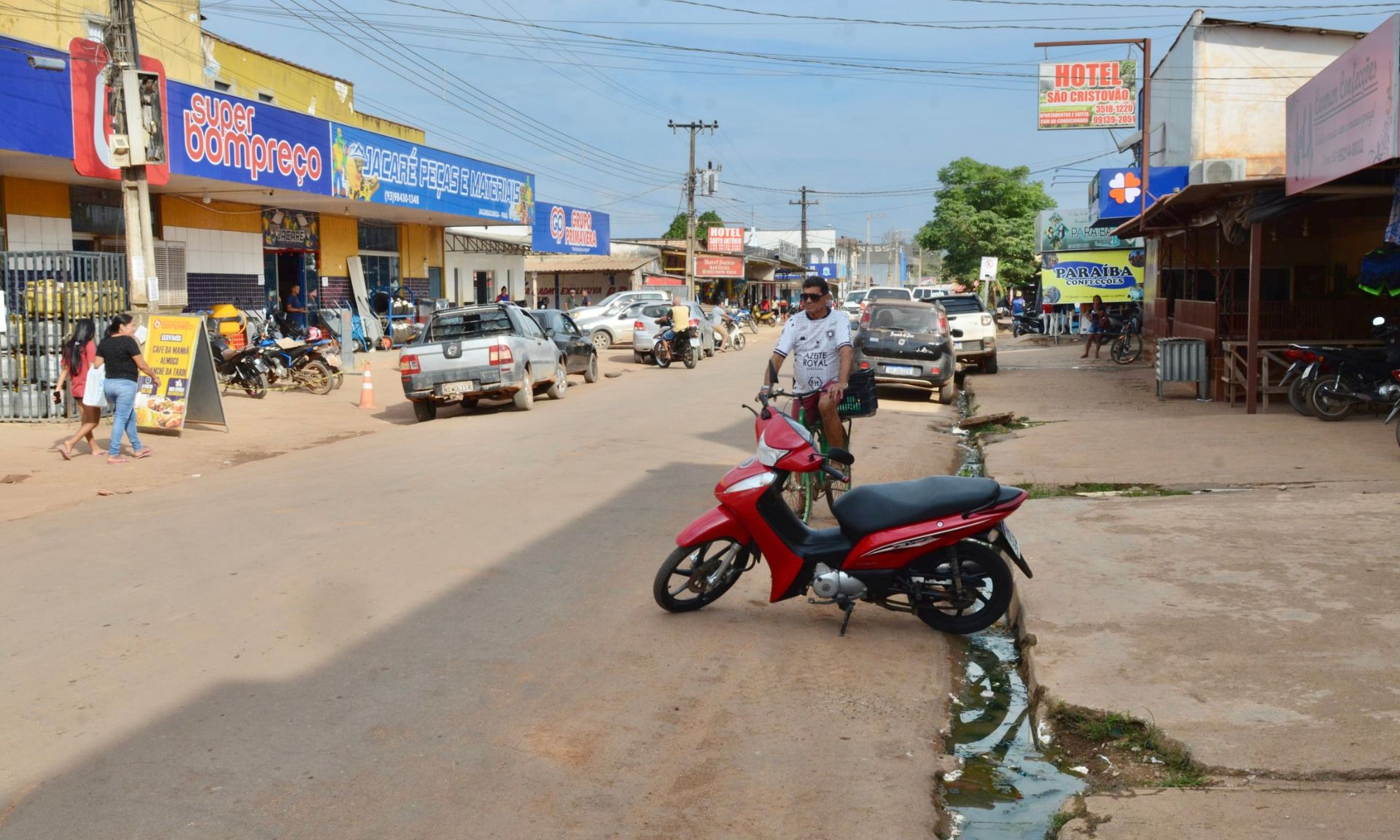 Itaituba e Jacareacanga, no Pará, são cidades em que a atividade garimpeira criminosa em nada contribui para o desenvolvimento econômico local. Governo Federal amplia presença no território com investimentos em diferentes áreas