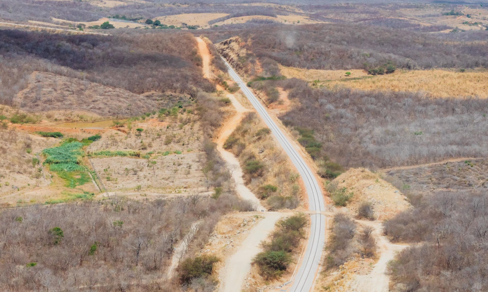 Ministro garantiu que o financiamento da obra está assegurado. Ferrovia tem investimento total de R$ 7,9 bilhões e está com execução da obra em 63%