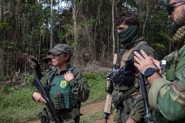 Agente do Ibama coordena operação de combate ao garimpo junto aos fuzileiros navais e Polícia Federal na Terra Indígena Yanomami