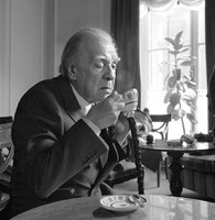Em ensaio, colunista do CBPF discute relação de Borges com teoria contemporânea da física