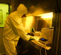 LABNANO/CBPF tem bolsas para micro e nanofabricação, e para microscopia eletrônica