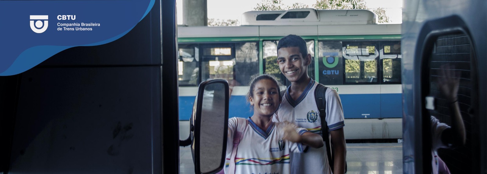 Estudantes na estação.