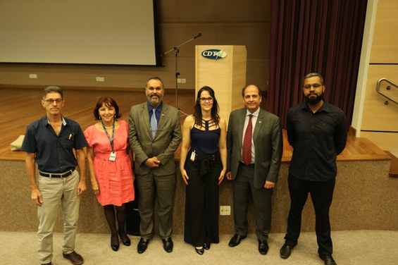 Da esquerda para direita: Rogério Pimenta Mourão (CDTN/CNEN), Clédola Cássia de O. Tello (CDTN/CNEN), Madison Coelho de Alemdia (DPD/CNEN), Juliana Saliba (BiotechTown), Francisco Rondinelli Júnior (CNEN) e Filipe Messias (IEBT)