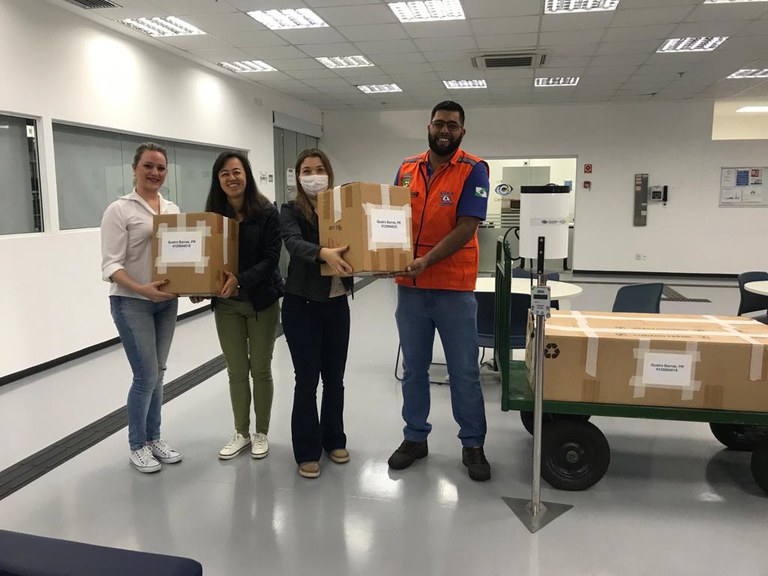 Foto Premiação Defesa Civil e Escola Quatro Barras (PR)- entrega equip (Cemaden Educação).jpg