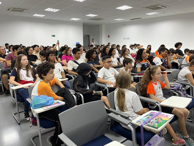 Foto SNCT 2024- Auditório (frente lado esquerda- plano mais fechado) parte tarde .jpeg