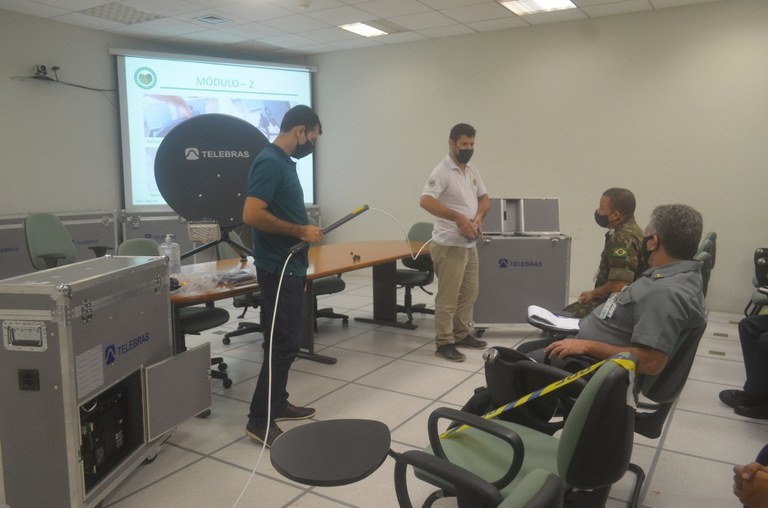 3-CR-BE realiza treinamento de antenas VSAT-T3SAT para Marinha do Brasil.jpeg