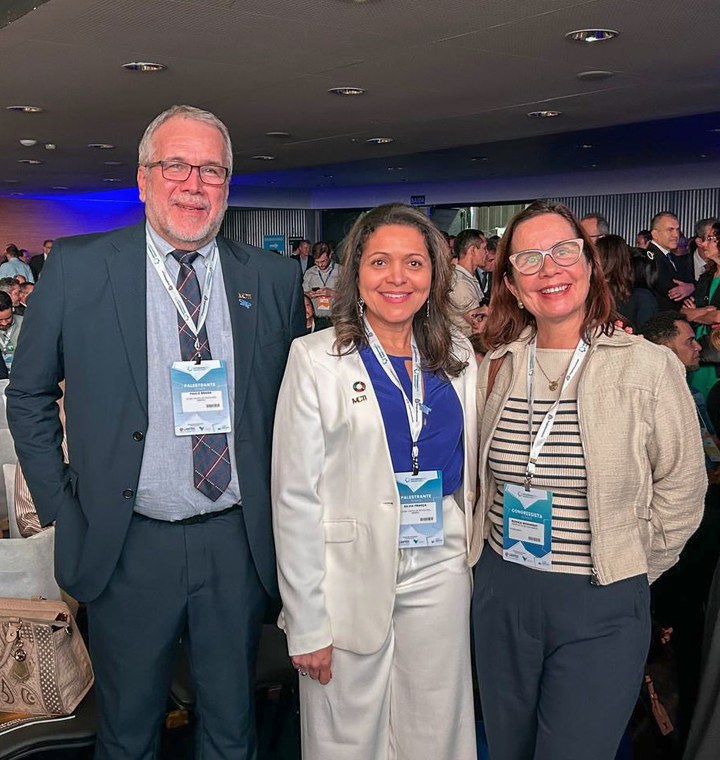 Paulo Braga (CETEM), Silvia França (CETEM) e Mônica Monnerat (CETEM)