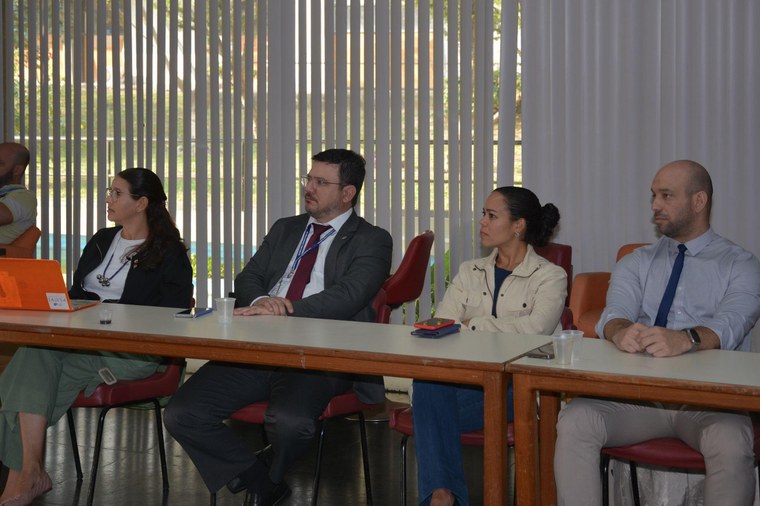 Representantes do MCTI e do Ministério da Fazenda