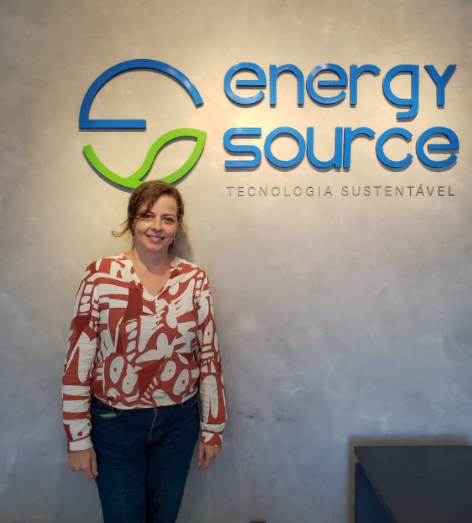 Lúcia Helena Xavier (CETEM) em visita a empresa Energy Source