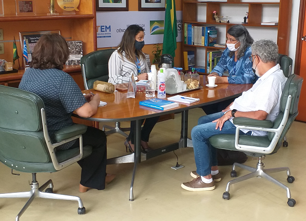 Maria  Adelaide  Maia ( Assessora  da  Diretoria  do  Serviço  Geológico  do Brasil-CPRM ),  Dra.  Silvia  França ( Diretora do CETEM ), Frederico Peixinho ( Chefe do Dep. de Hidrologia do Serviço Geológico do Brasil-CPRM )  e Dra. Alice Castilho ( Diretora de Hidrologia e Gestão Territorial do Serviço Geológico do Brasil-CPRM )