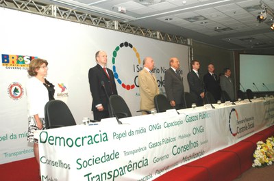 Dia 25 Foto 04 Ministro e Autoridades.jpg