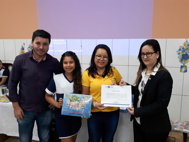 CGU entrega kits pedagógicos sobre ética e cidadania para estudantes em Mato Grosso