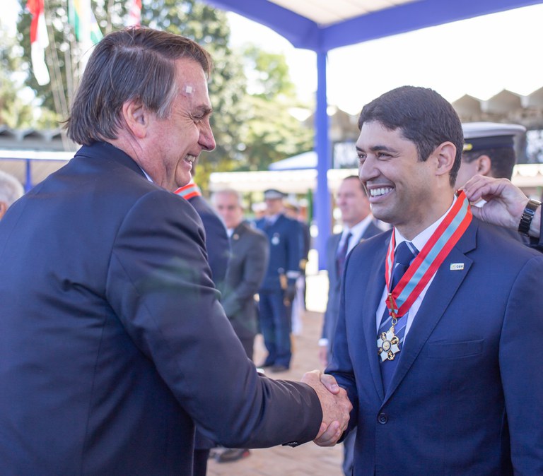 Ministro da CGU recebe medalha da Ordem do Mérito Naval