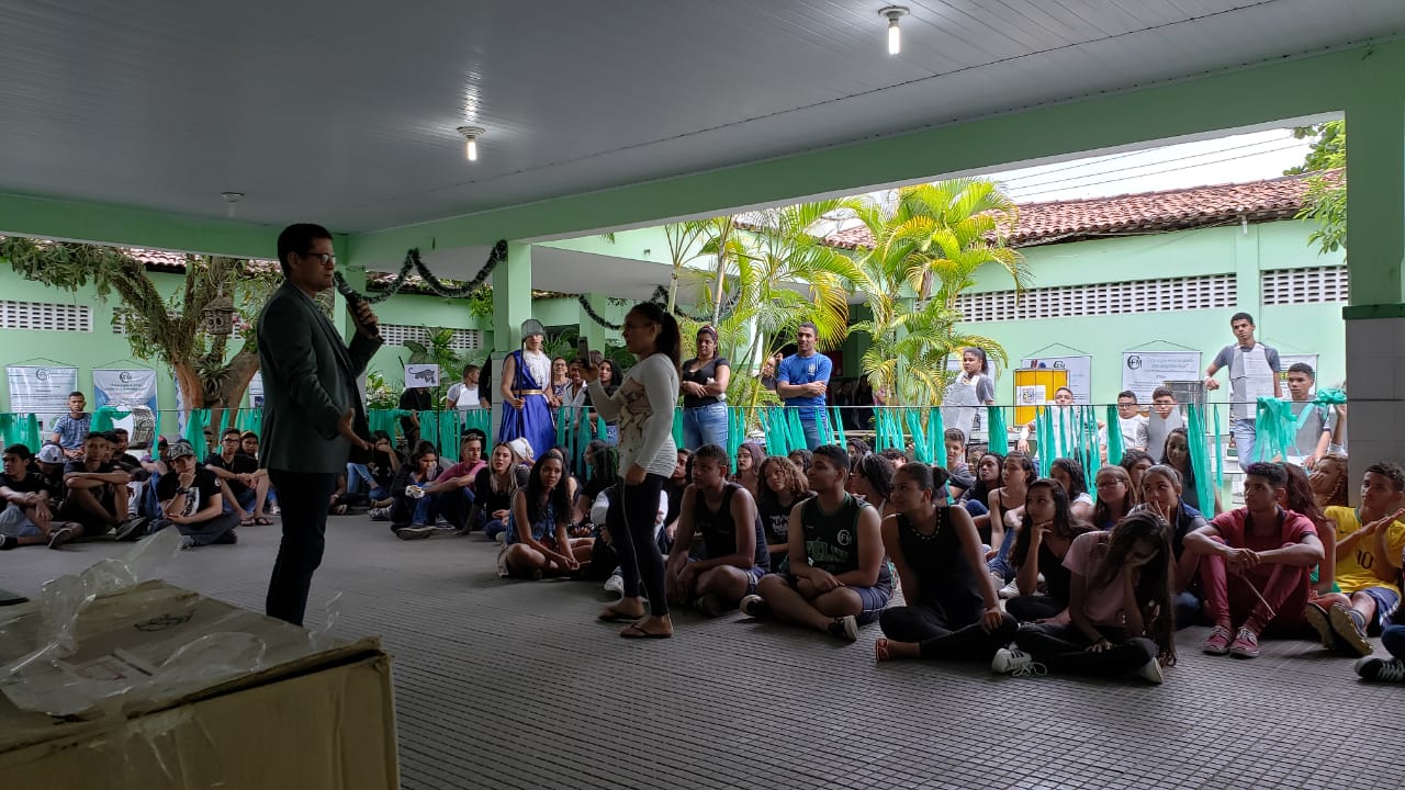 Entrega da premiação a escola vencedora do CDR - categoria Mobilização- Escola Cidadã - Itabuna-BA