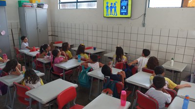 CENTRO MUNICIPAL DE EDUCAÇÃO BÁSICA PROFESSORA MARIA CLARICE MEIRELES DE QUEIROZ-GO 