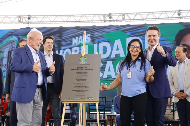 Cerimônia de inauguração do BRT Norte-Sul em Goiânia.