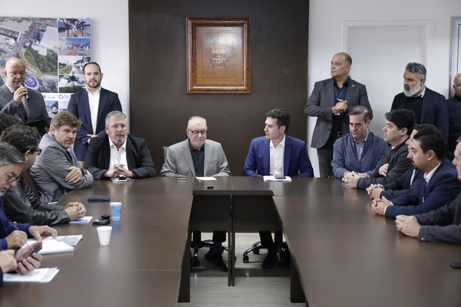 Reunião com prefeitos e parlamentares