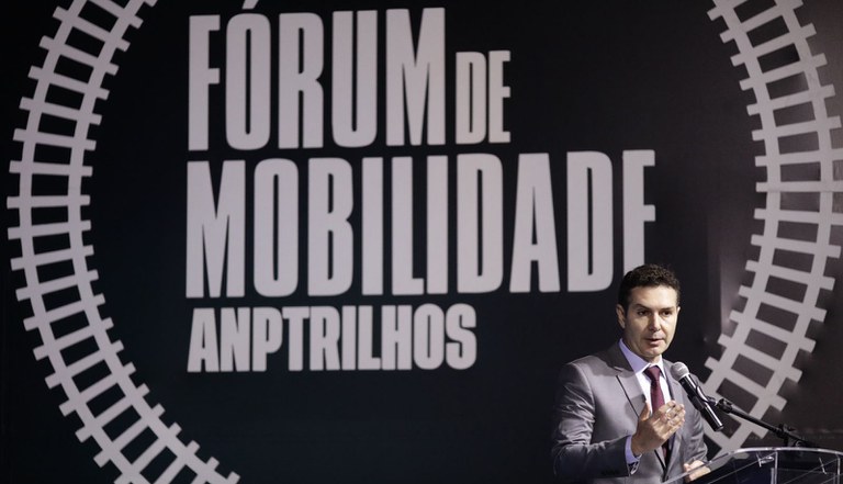 Ministro Jader Filho destaca união federativa e diálogo no Fórum de Mobilidade ANPTrilhos