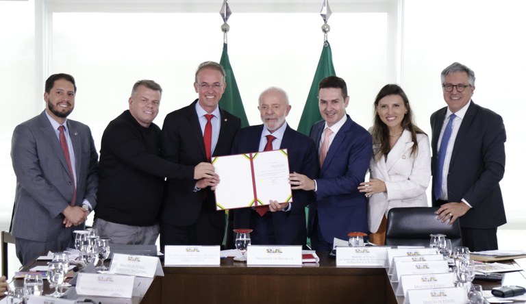 Ministro Jader Filho destaca a importância do reconhecimento do Sairé como manifestação da cultura nacional