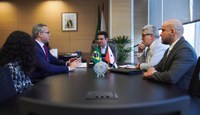 Ministro Jader recebe embaixador do Azerbaijão em Brasília