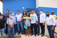 Em Castelo do Piauí (PI), Governo Federal entrega 100 moradias a famílias de baixa renda