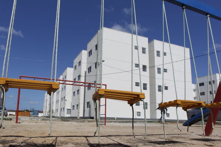 Marinho faz vistoria em obra de residencial em Parnamirim (RN)