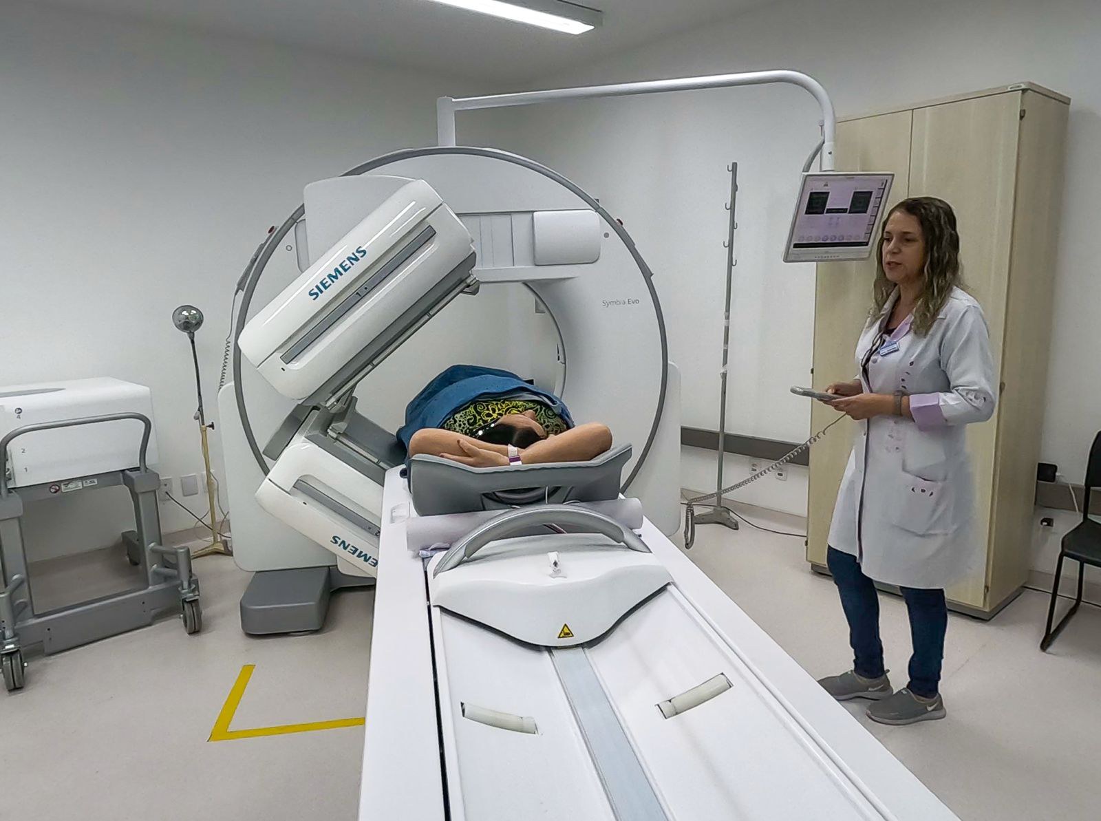 SPECT-CT, equipamento de medicina nuclear que combina cintilografia e tomografia computadorizada, foi doado pela AIEA, em projeto de colaboração com a CNEN (Foto:Guilherme Almeida)