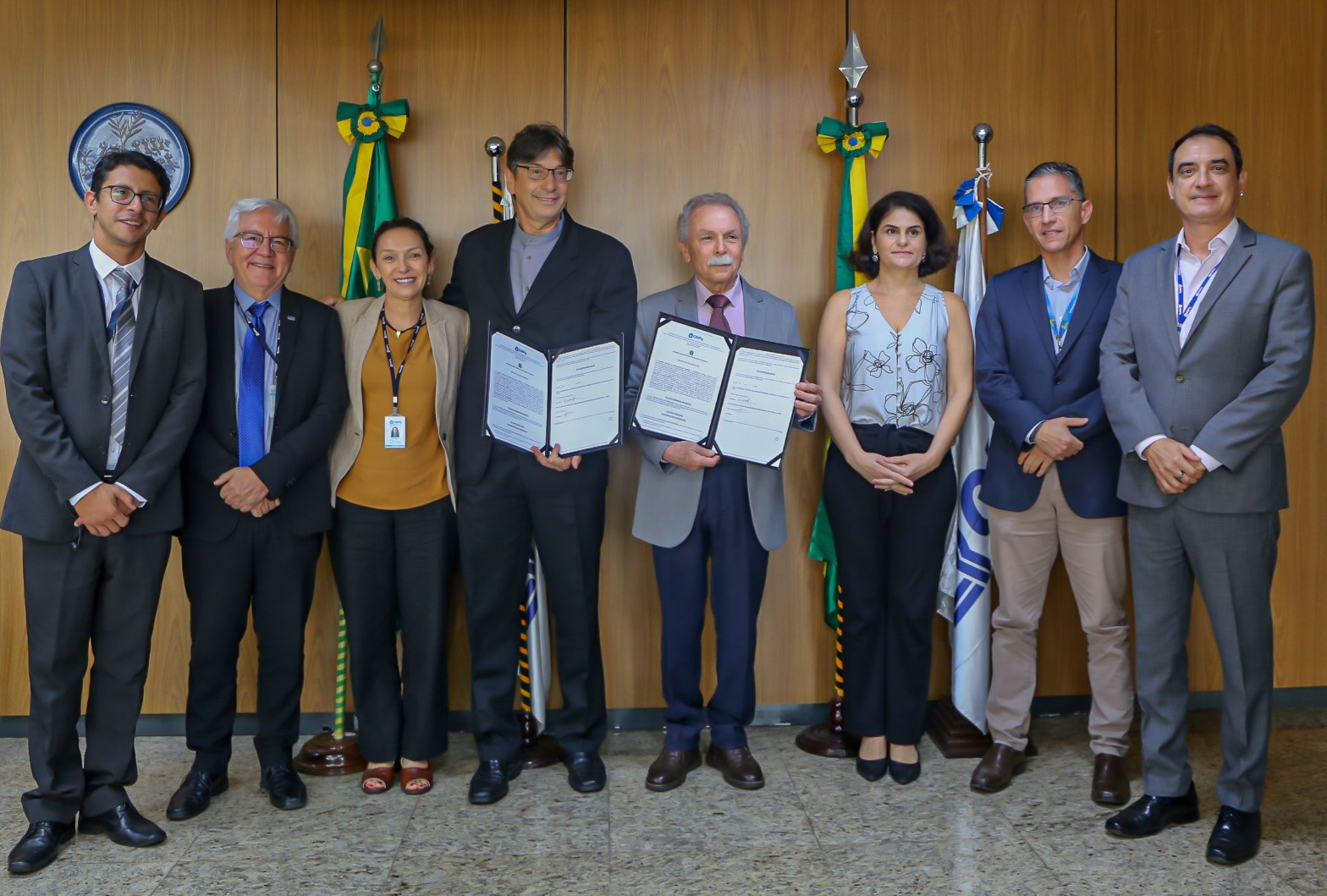 CNPq e IBGE reunidos para assinar o Protocolo de Intenções