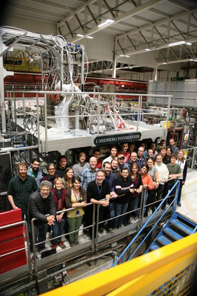 Representantes da colaboração ALPHA do desacelerador no CERN
