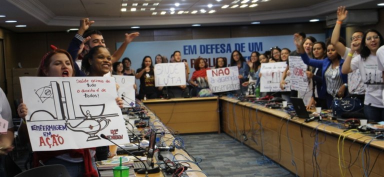 Estudantes de Enfermagem de todo o Brasil visitam o CNS para defender controle social no SUS