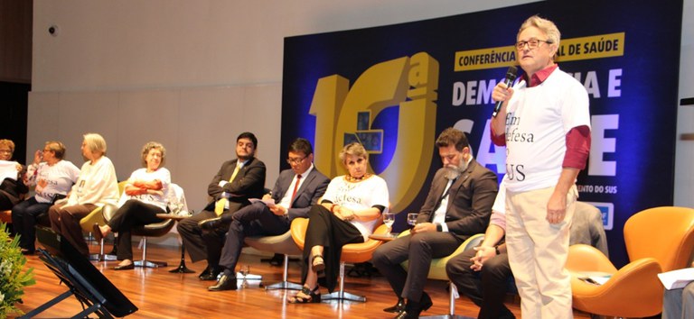 Defesa da democracia e saúde marca abertura da 10ª Conferência Distrital de Saúde