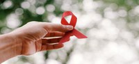 Dezembro Vermelho: CNS debate políticas públicas para tratamento de HIV/Aids no Brasil