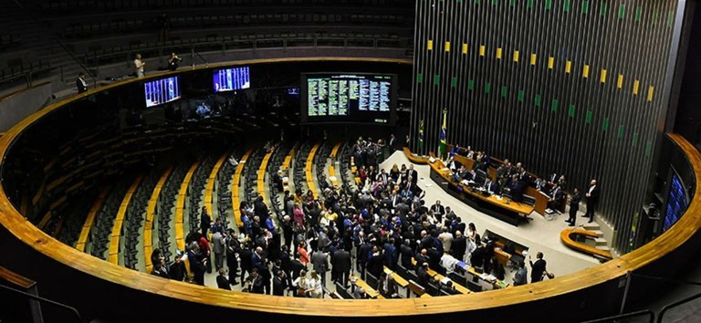 Piso da enfermagem: Congresso aprova projeto para viabilizar pagamento