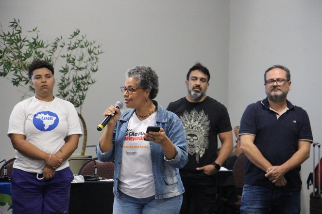 Palestrante do Encontro Nacional das Comissões Estaduais de Educação Permanente.jpg