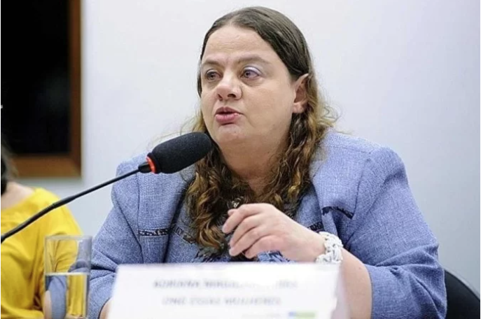 NOTA DE FALECIMENTO: CNS lamenta a morte de Adriana Dias, referência na luta antifascista no Brasil