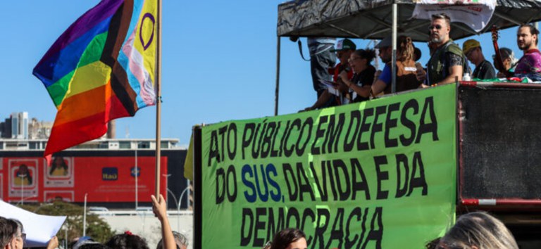 Ato em Defesa do SUS, da Vida e da Democracia reúne militantes e autoridades em sincronia: o SUS é de todos, todas e