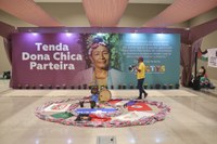 Tenda da 4ª CNGTES presta homenagem à sabedoria e legado de Dona Chica Parteira