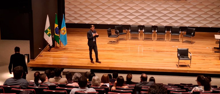 Capacitação conduzida por José Trindade Monteiro (CGUNE) reuniu 62 servidores das esferas federal, estadual e municipal
