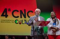 “Nunca mais esse país entrará na escuridão do fim da cultura porque queremos as luzes acesas”, diz Lula na 4ª CNC