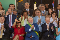 Ao lado de Lula, ministra participa das comemorações do 7 de setembro