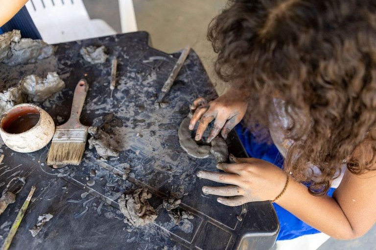 Escolas livres em diálogo com saberes e fazeres do campo e das florestas