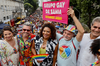 Margareth Menezes recebe título de madrinha da 20ª Parada do Orgulho LGBTQIA+ da Bahia