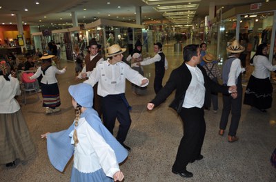 SC_Bombinhas - Associação Folclórica Mixtura.jpg