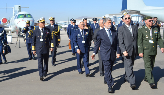 27/03/2012 - DEFESA - Celso Amorim visita maior feira aérea da América Latina no Chile