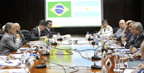 17/04/2012 - DEFESA - Brasil e Argentina vão reforçar cooperação bilateral e fortalecer Unasul