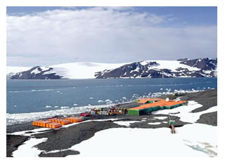 07/05/2012 - DEFESA - Grupo de trabalho vai definir requisitos para reconstrução de estação na Antártica