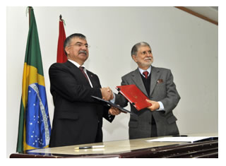 07/05/2012 - DEFESA - Brasil e Turquia estreitam cooperação no setor de Defesa