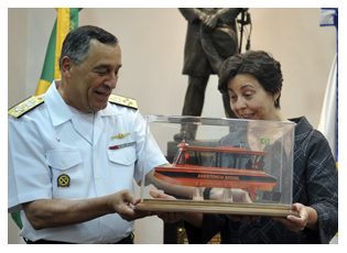 09/07/2012 - DEFESA - Marinha construirá lanchas para reforçar atendimento social do “Brasil Sem Miséria”