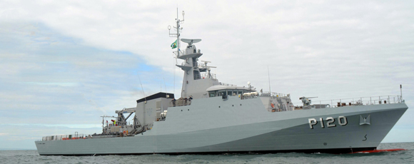 08/08/2012 - DEFESA - Novo navio-patrulha oceânico da Marinha inicia travessia para o Brasil